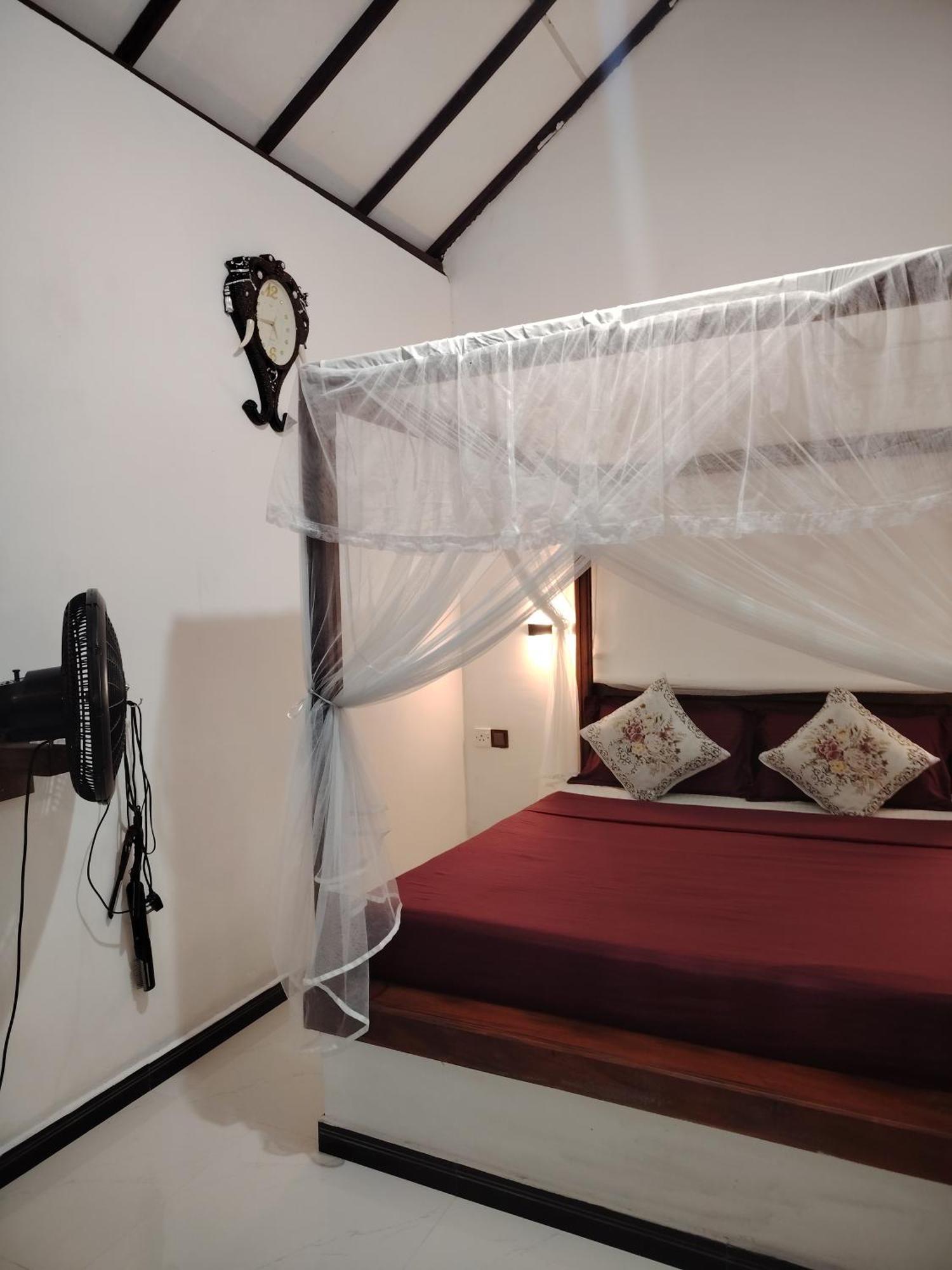 אודוואלאווה Peacock'S Paradise Safari Hostel מראה חיצוני תמונה