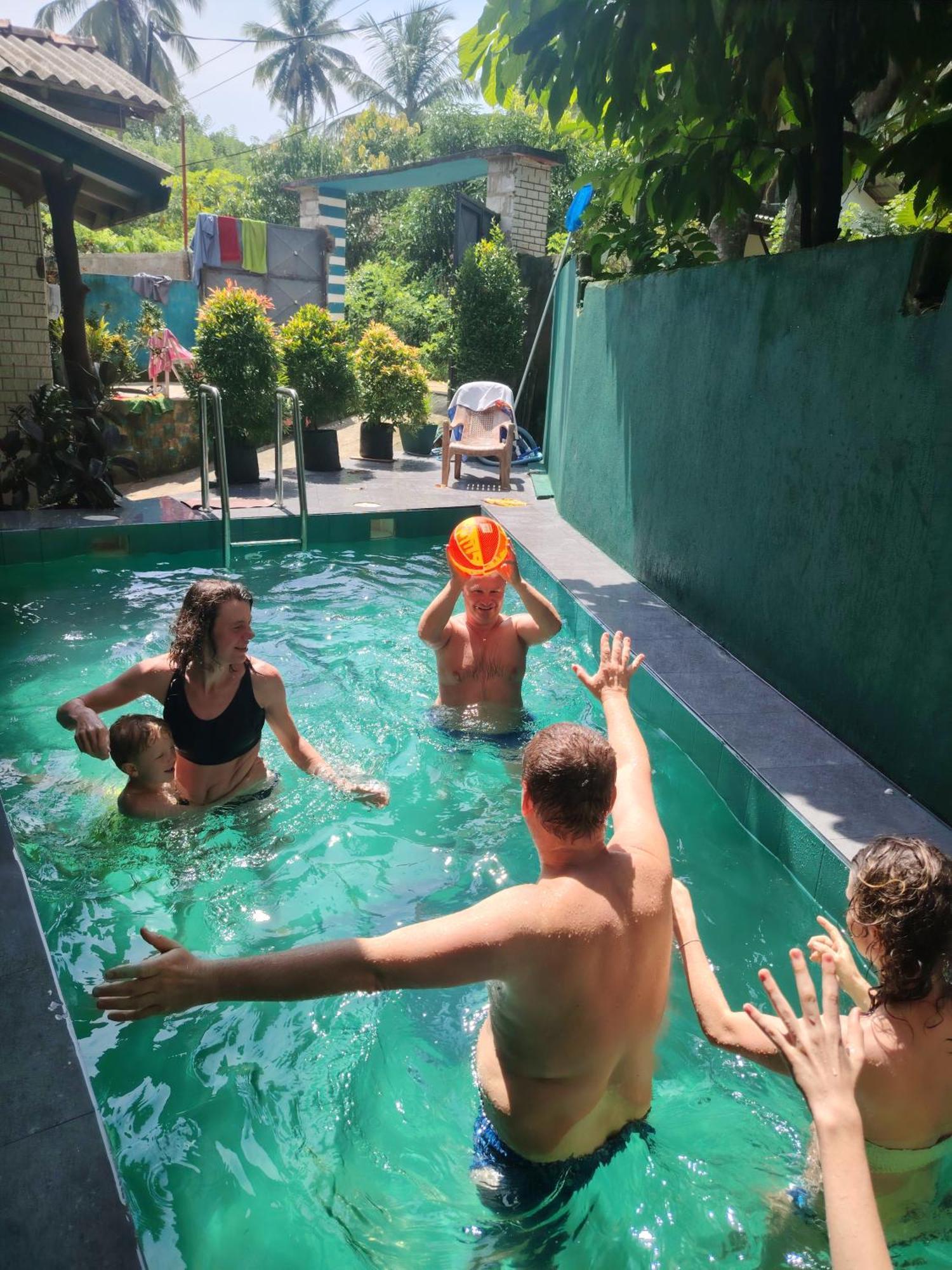 אודוואלאווה Peacock'S Paradise Safari Hostel מראה חיצוני תמונה
